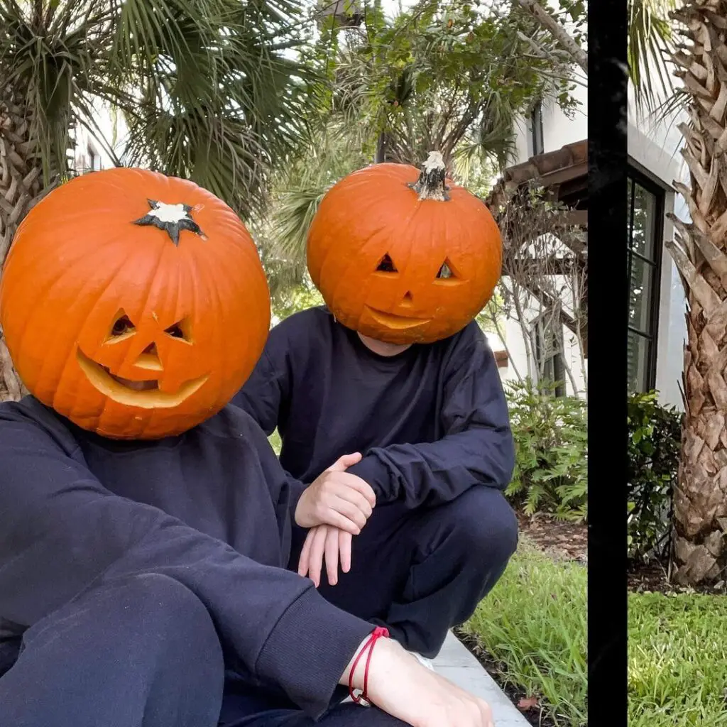 pumpkin heads halloween costume for lazy couples
