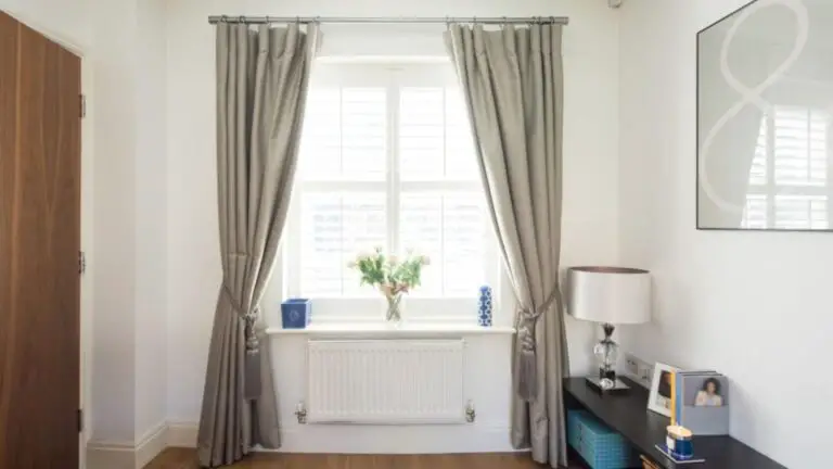 5 Best Curtains for Dorm Rooms & Apartments