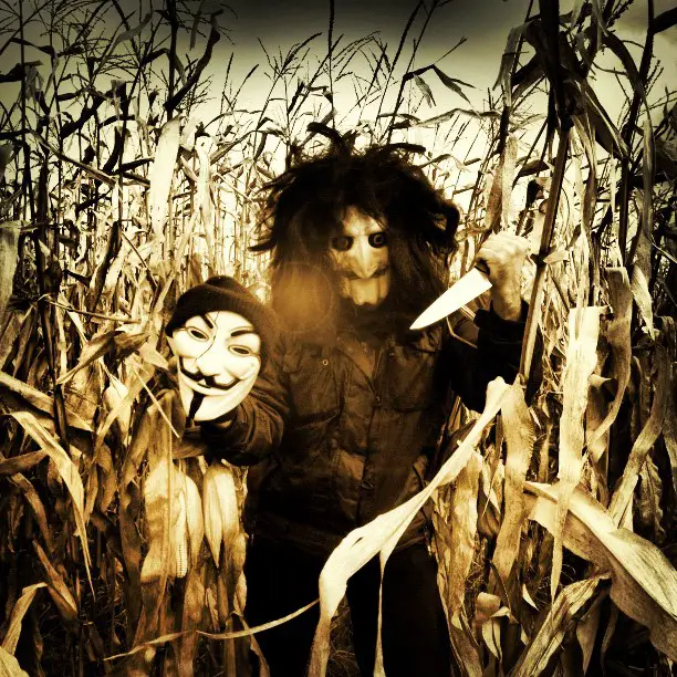 killer in the cornfield horror costumes
