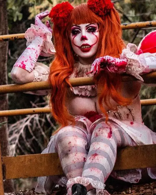 pennywise from IT halloweens scary costume ideas